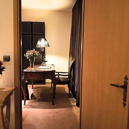 Mainalon Hotel Tripoli